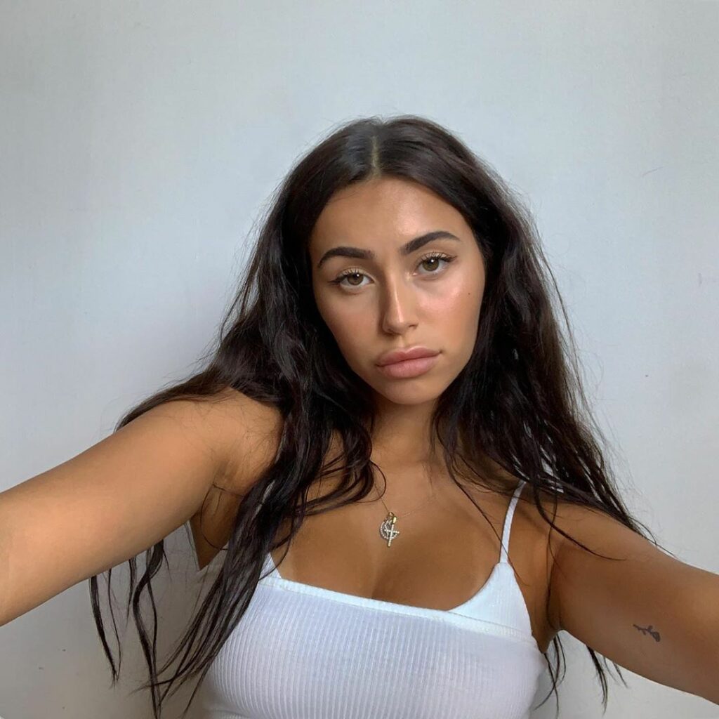 Claudia Tihan: Who Is She? Age, Net Worth, Boyfriend, Family & Biography Of Tiktoker & Youtuber