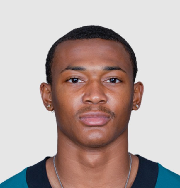 Devonta Smith (Philadelphia Eagles' WR) Limps off Field in Superbowl