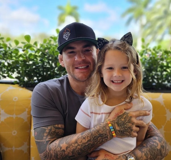 Who Is Jolie Poirier (Dustin Poirier Wife)? Married Life, Bio, Career ...