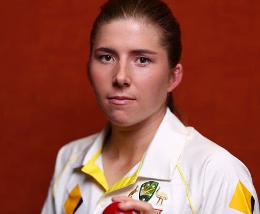 Georgia Wareham (Cricketer): Is She Married? Dating Life, Family ...