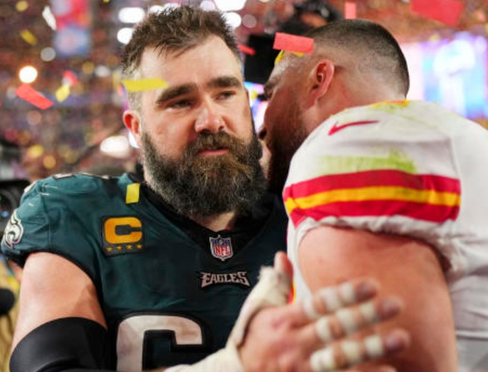 Travis And Jason Kelce Face Off At Super Bowl! Travis Embraced His ...