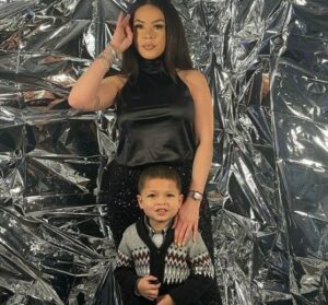 Jenesis Sanchez with her son