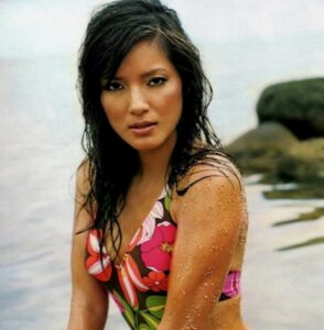 Kelly Hu 