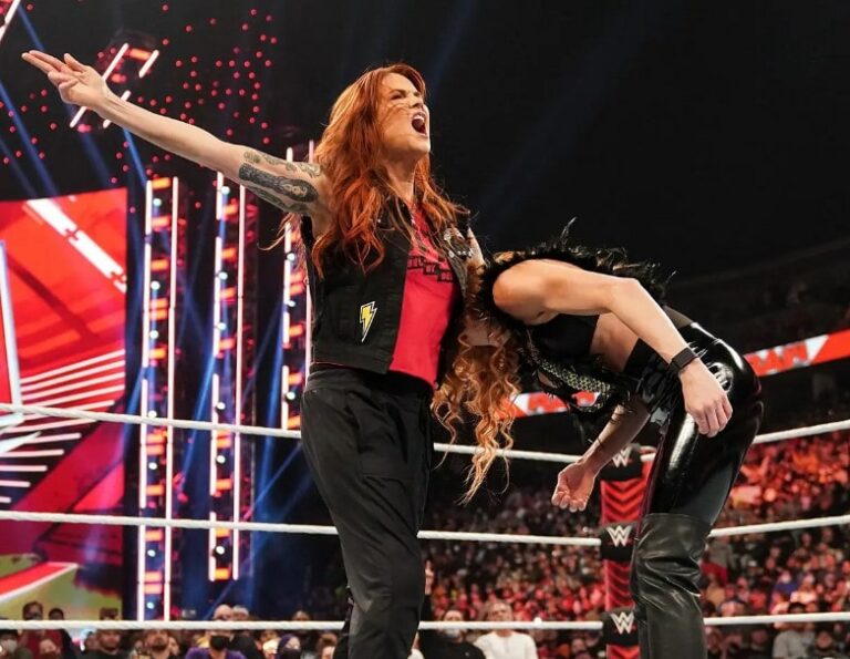 Becky Lynch WWE Comeback With Lita, Know Career, Bio, Childhood And ...