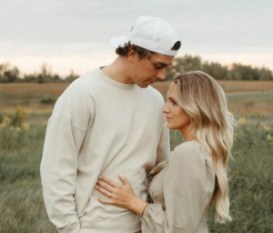 Dylan Strome and wife Taylor announce