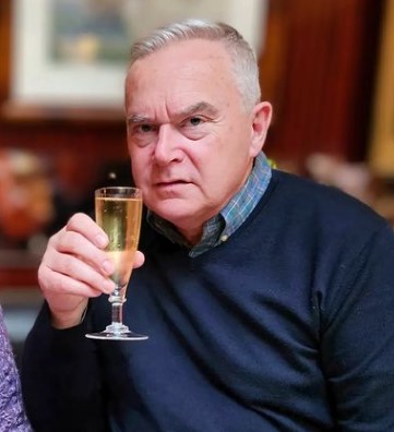 Huw Edwards: Bio, Wiki, Parents, Sister, Family And More