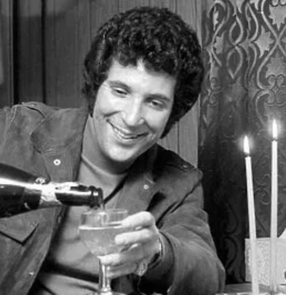 Tom Jones (Obituary) Death Cause (Cancer), Illness And Health Before Death