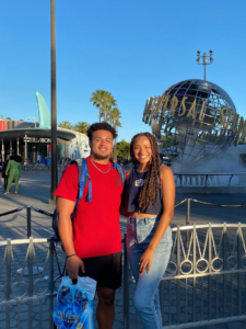 Tyler Allgeier and his girlfriend at Universal studios.