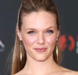 Tracy Spiridakos 