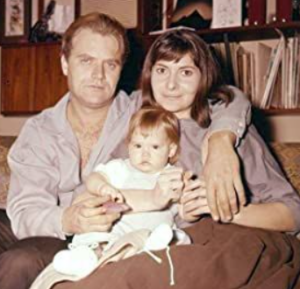 Jennifer Jason Leigh with her Parents