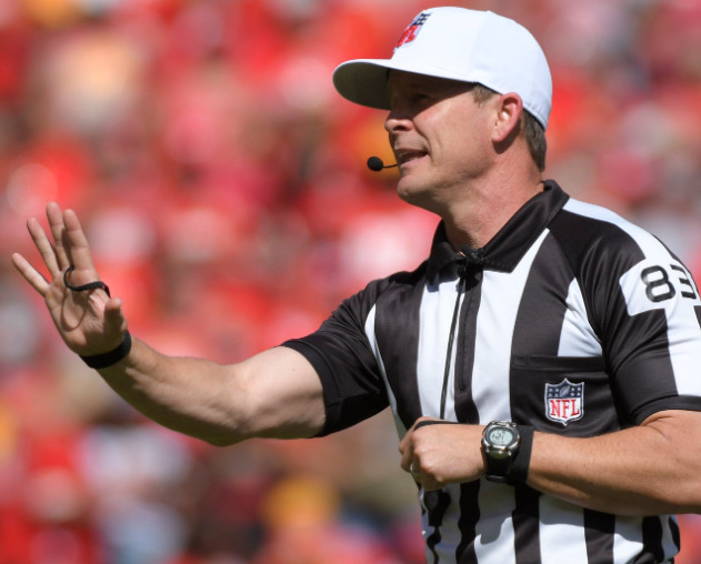 Meet Shawn Hochuli: The Man In Stripes Ready To Officiate The Epic ...