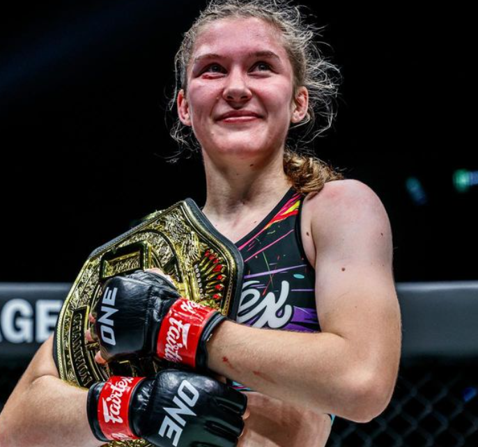 Smilla Sundell Aims for a Comeback to Reclaim Strawweight Muay Thai Crown