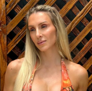 Charlotte Flair 